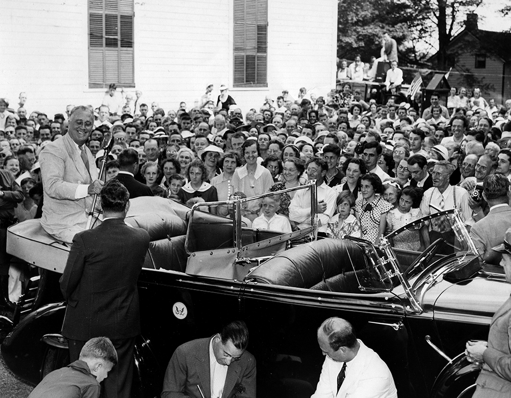 Roosevelt addressing a gathering of the Ladies Aid Society of the Plattskill Dutch Reformed Church in Mount Marion, NY. July 5, 1937.48-22 3868(631) 